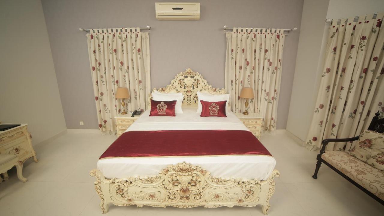 Four Squares Karachi Bed & Breakfast Exterior photo