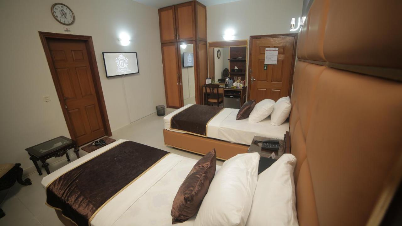Four Squares Karachi Bed & Breakfast Exterior photo