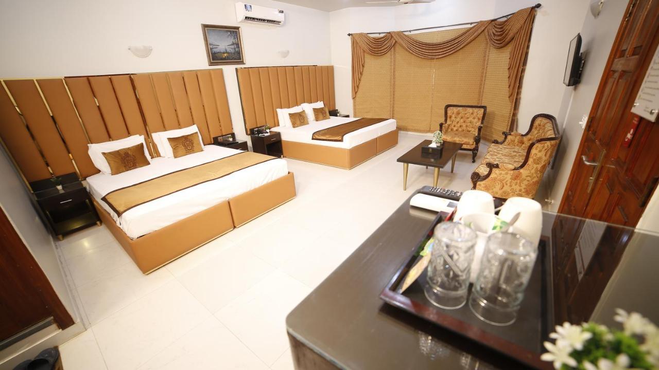 Four Squares Karachi Bed & Breakfast Exterior photo