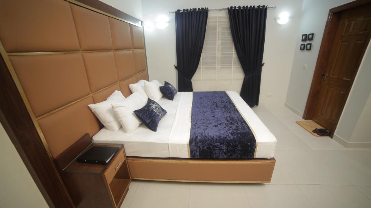 Four Squares Karachi Bed & Breakfast Exterior photo