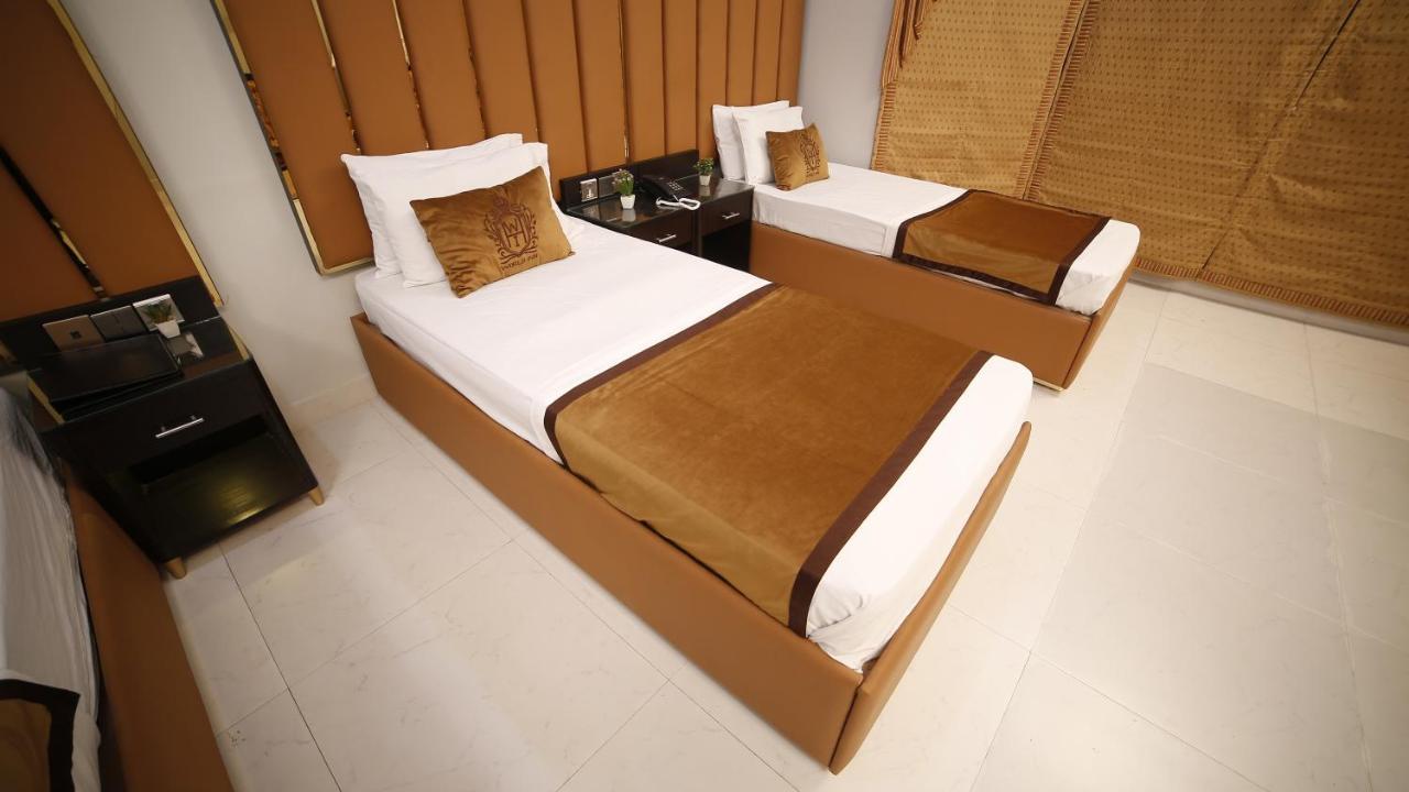 Four Squares Karachi Bed & Breakfast Exterior photo