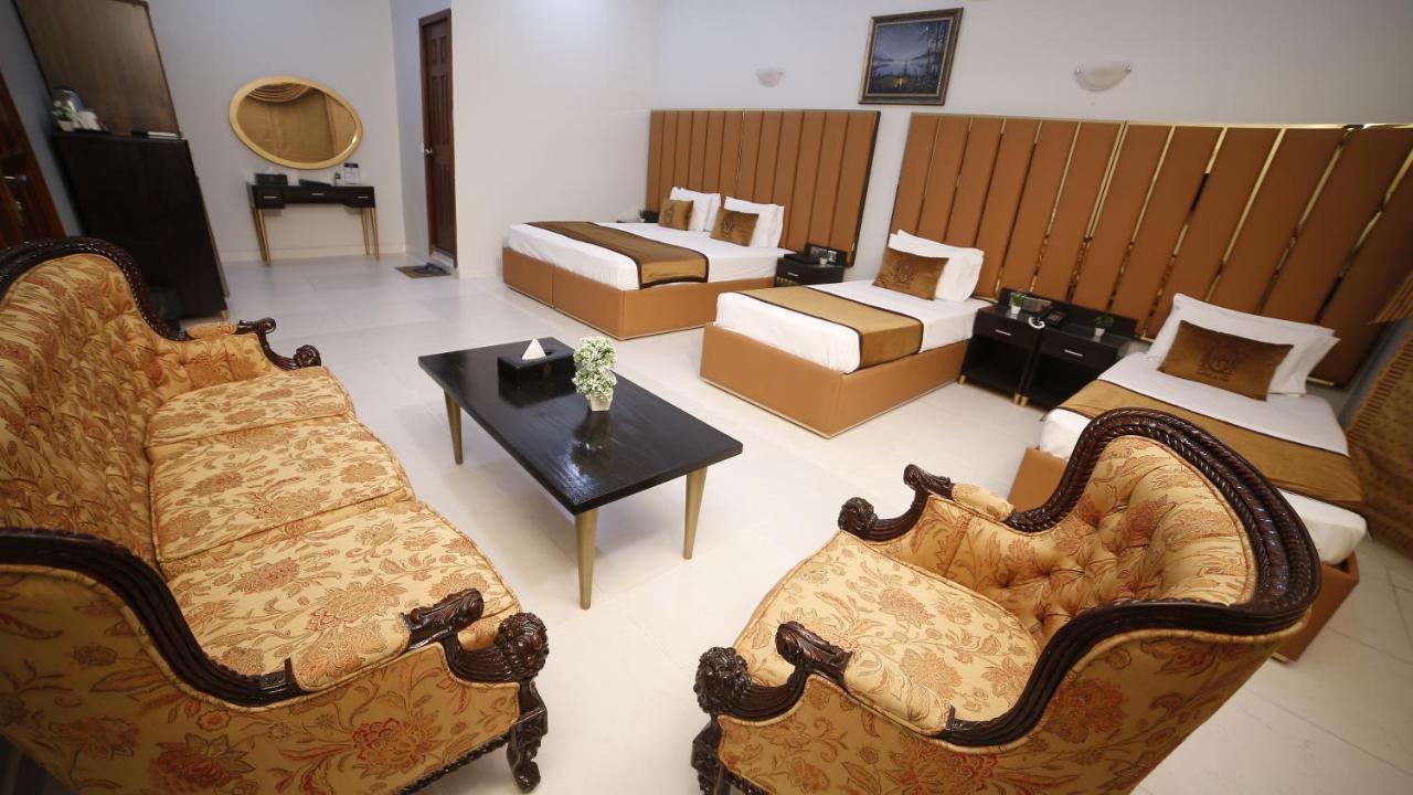 Four Squares Karachi Bed & Breakfast Exterior photo