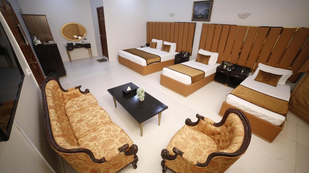 Four Squares Karachi Bed & Breakfast Exterior photo