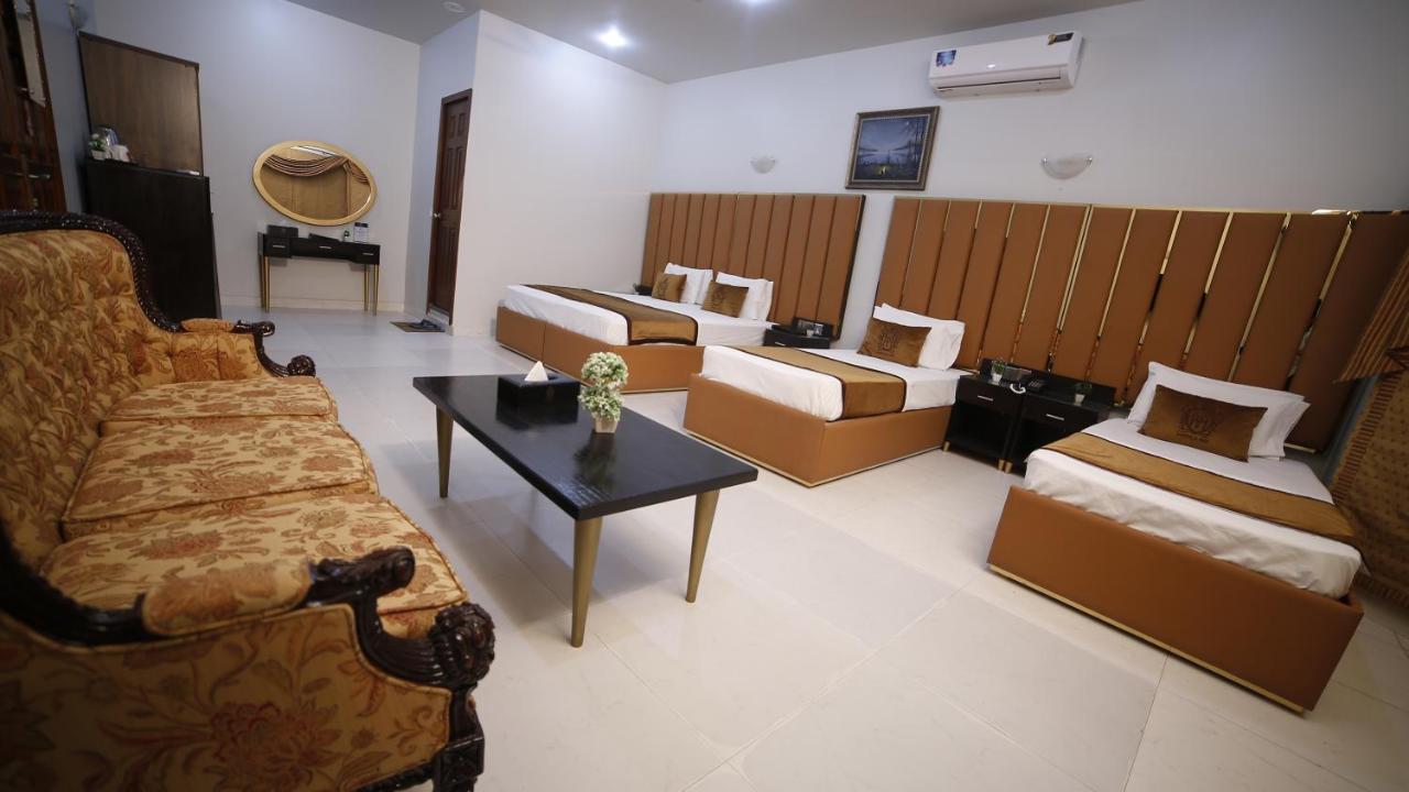 Four Squares Karachi Bed & Breakfast Exterior photo
