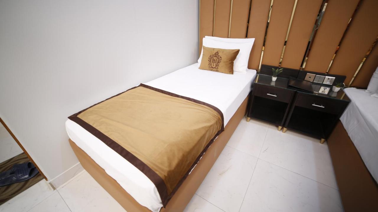Four Squares Karachi Bed & Breakfast Exterior photo