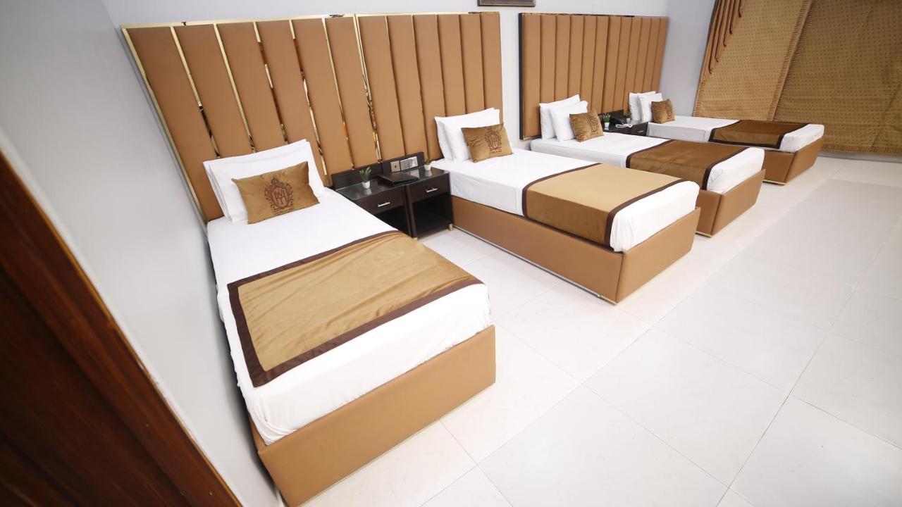 Four Squares Karachi Bed & Breakfast Exterior photo