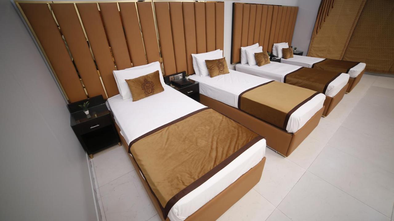 Four Squares Karachi Bed & Breakfast Exterior photo