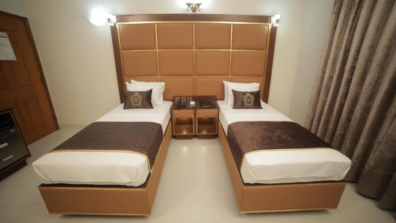 Four Squares Karachi Bed & Breakfast Exterior photo