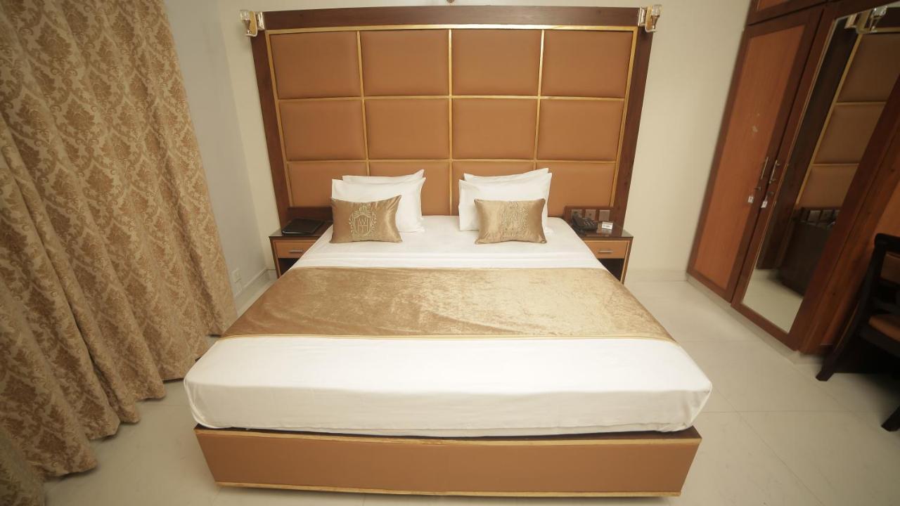 Four Squares Karachi Bed & Breakfast Exterior photo