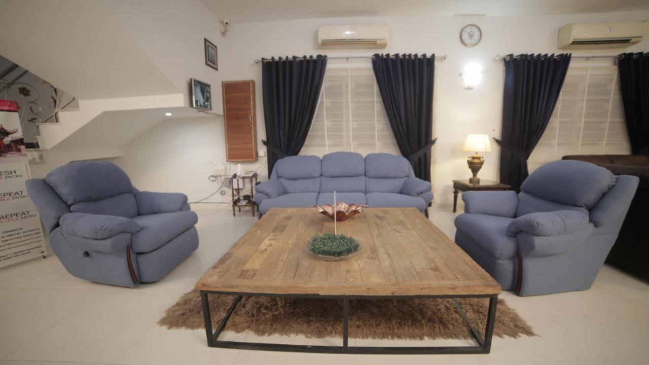 Four Squares Karachi Bed & Breakfast Exterior photo